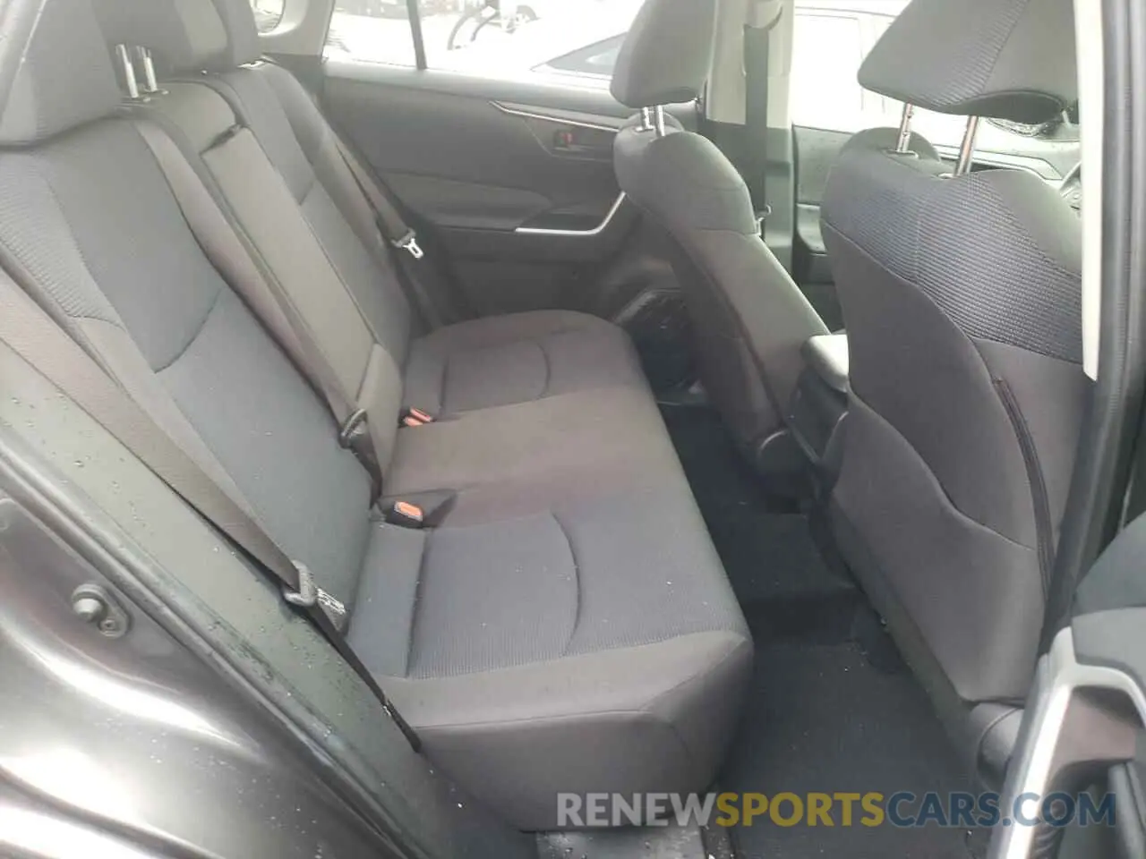 6 Photograph of a damaged car JTMF1RFV0KD002518 TOYOTA RAV4 2019
