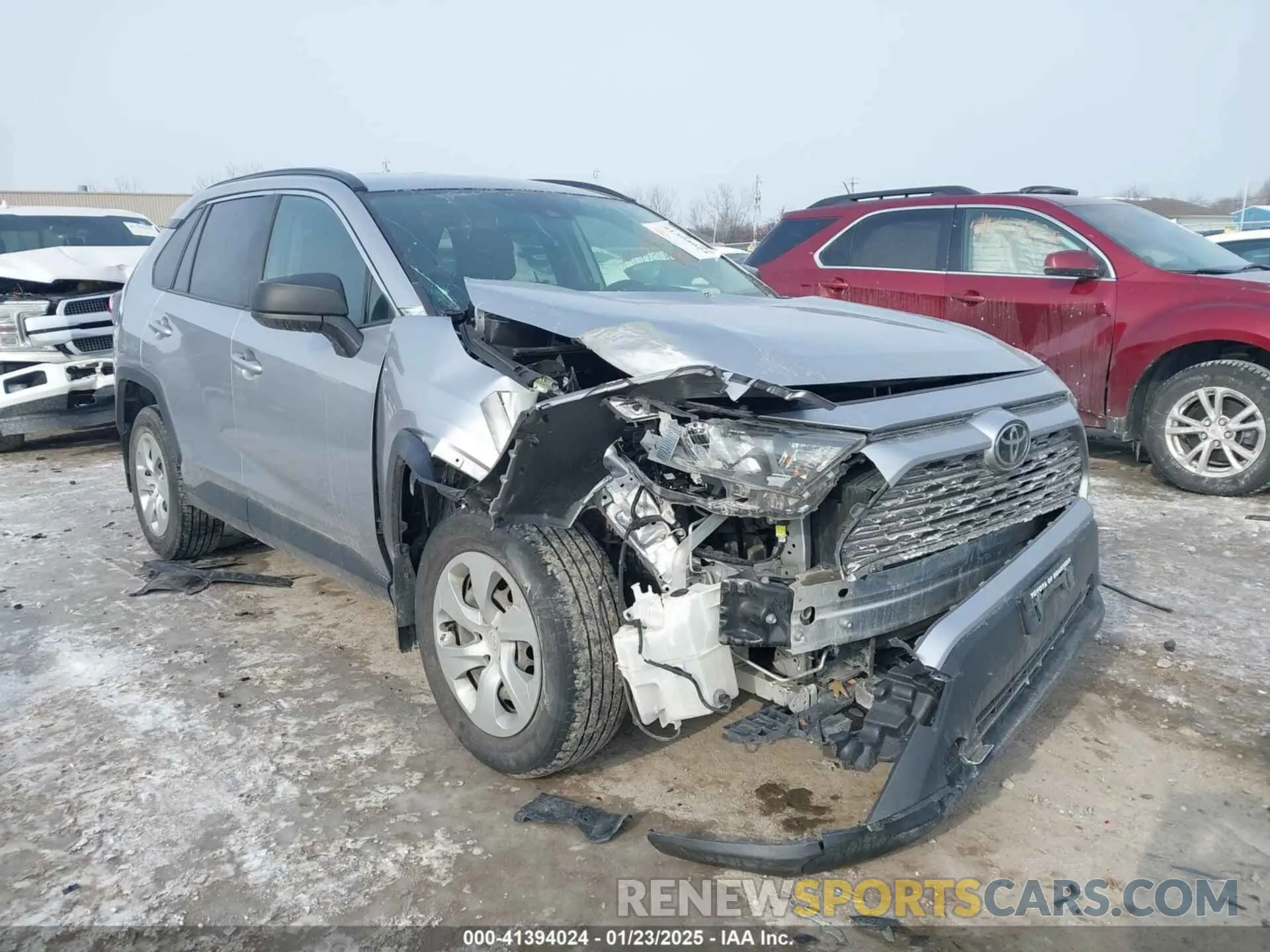 1 Photograph of a damaged car JTMF1RFV0KD031548 TOYOTA RAV4 2019