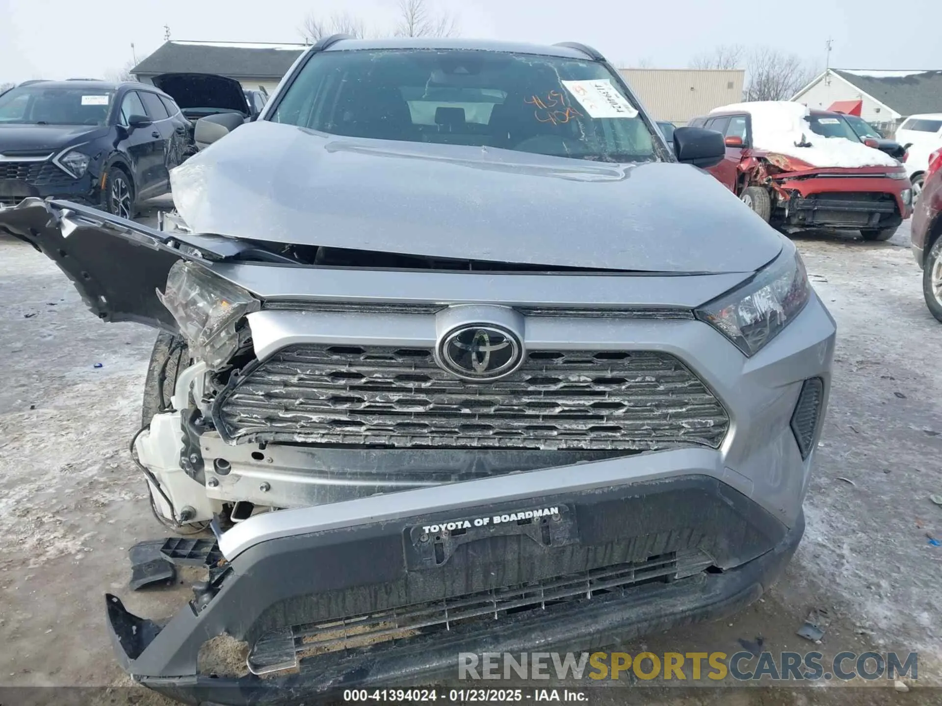12 Photograph of a damaged car JTMF1RFV0KD031548 TOYOTA RAV4 2019