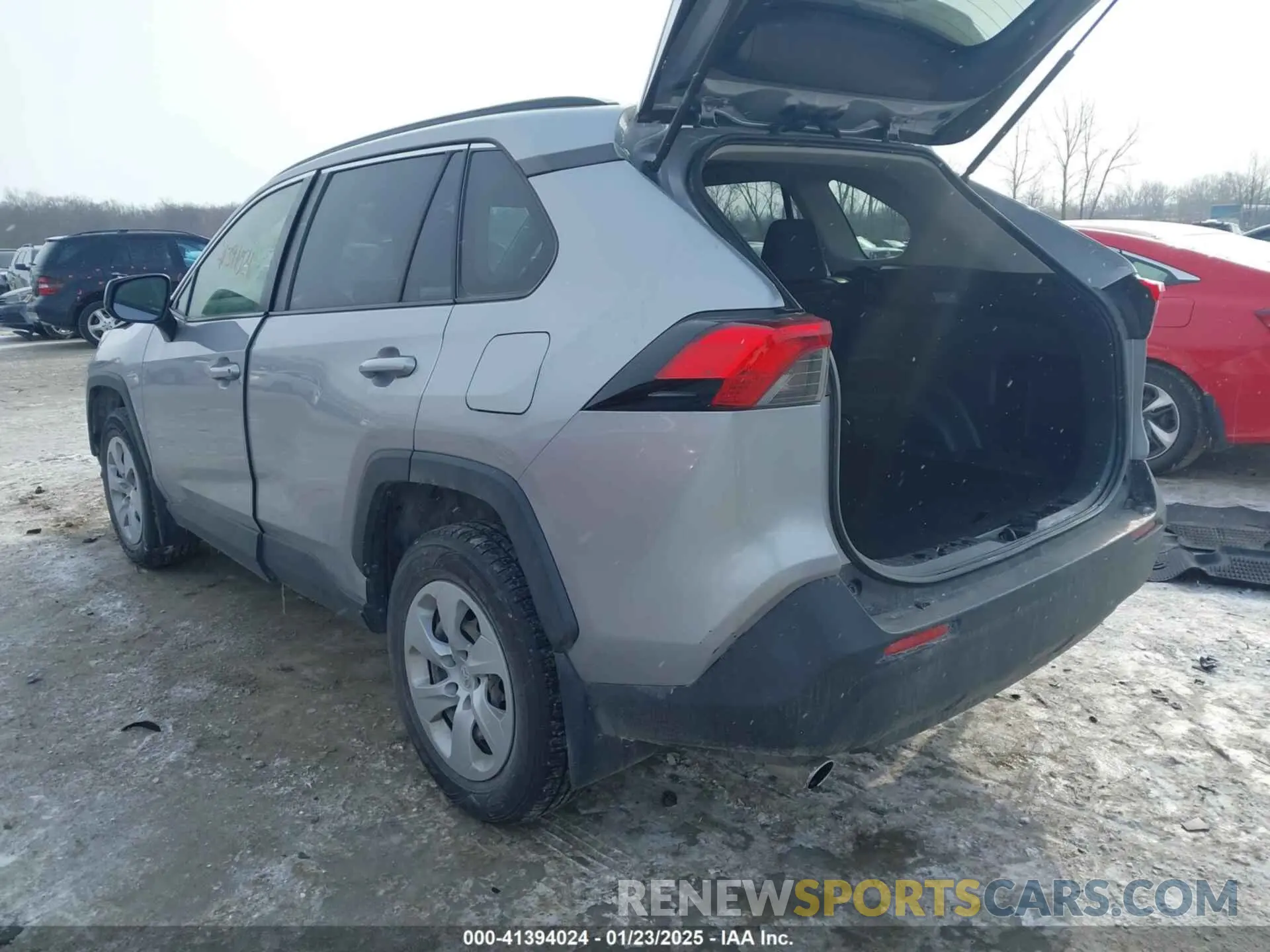 3 Photograph of a damaged car JTMF1RFV0KD031548 TOYOTA RAV4 2019