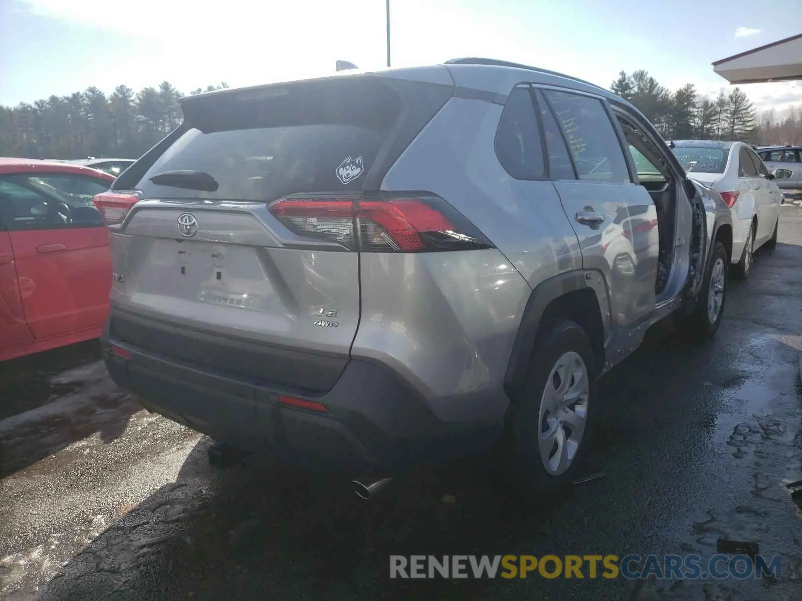 4 Photograph of a damaged car JTMF1RFV0KD501156 TOYOTA RAV4 2019