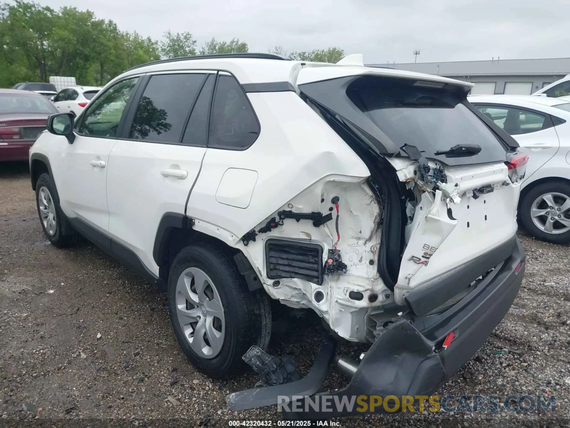 3 Фотография поврежденного автомобиля JTMF1RFV0KD517535 TOYOTA RAV4 2019