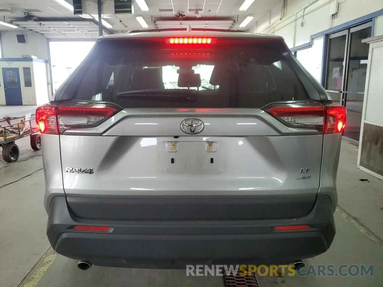 6 Photograph of a damaged car JTMF1RFV0KJ002259 TOYOTA RAV4 2019