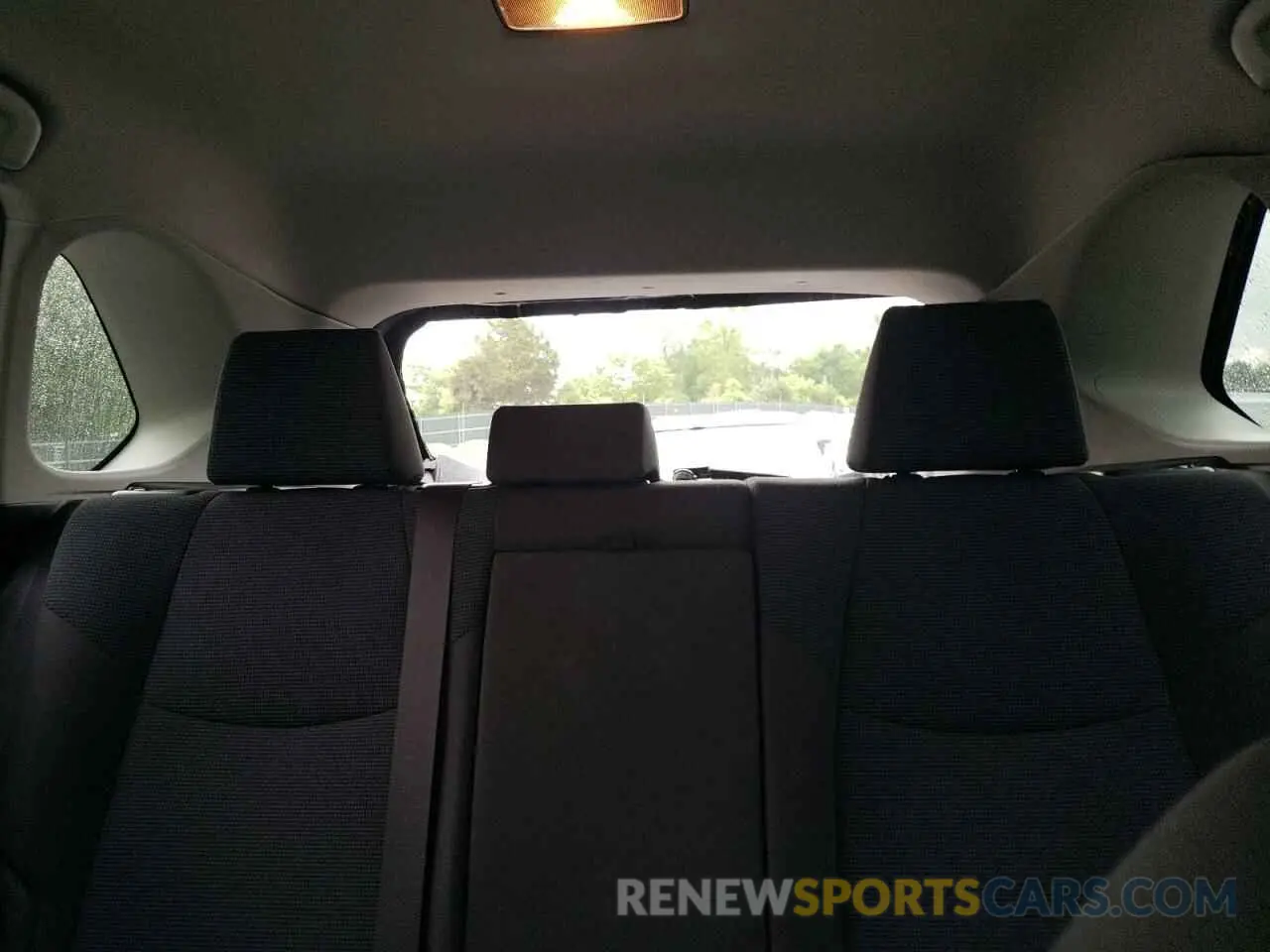 10 Photograph of a damaged car JTMF1RFV1KD502039 TOYOTA RAV4 2019