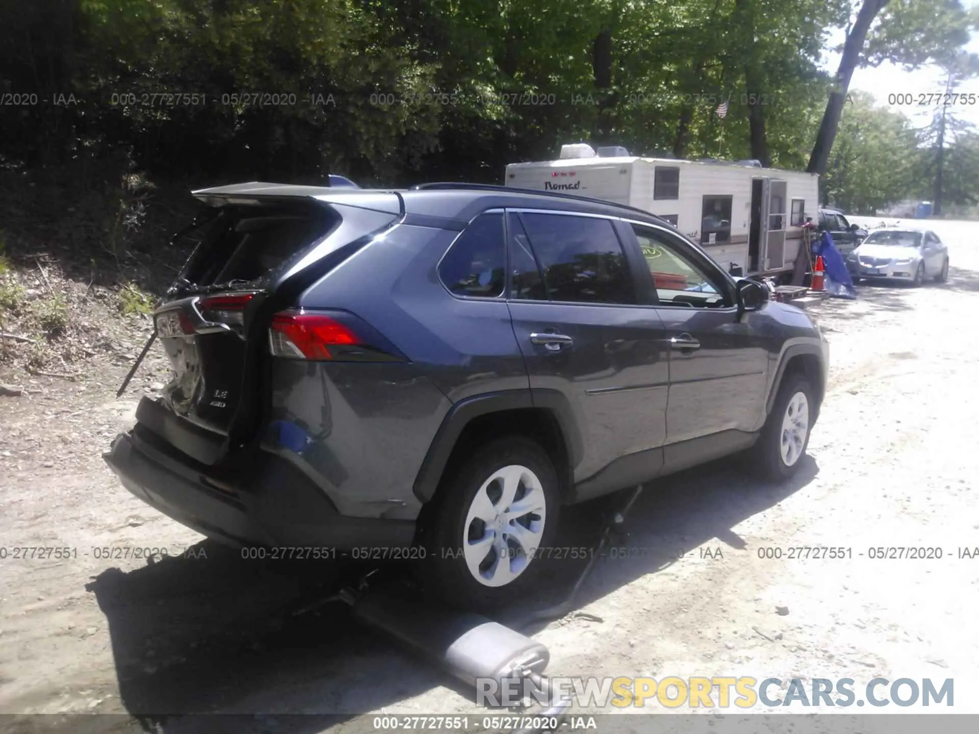 4 Photograph of a damaged car JTMF1RFV1KJ012041 TOYOTA RAV4 2019