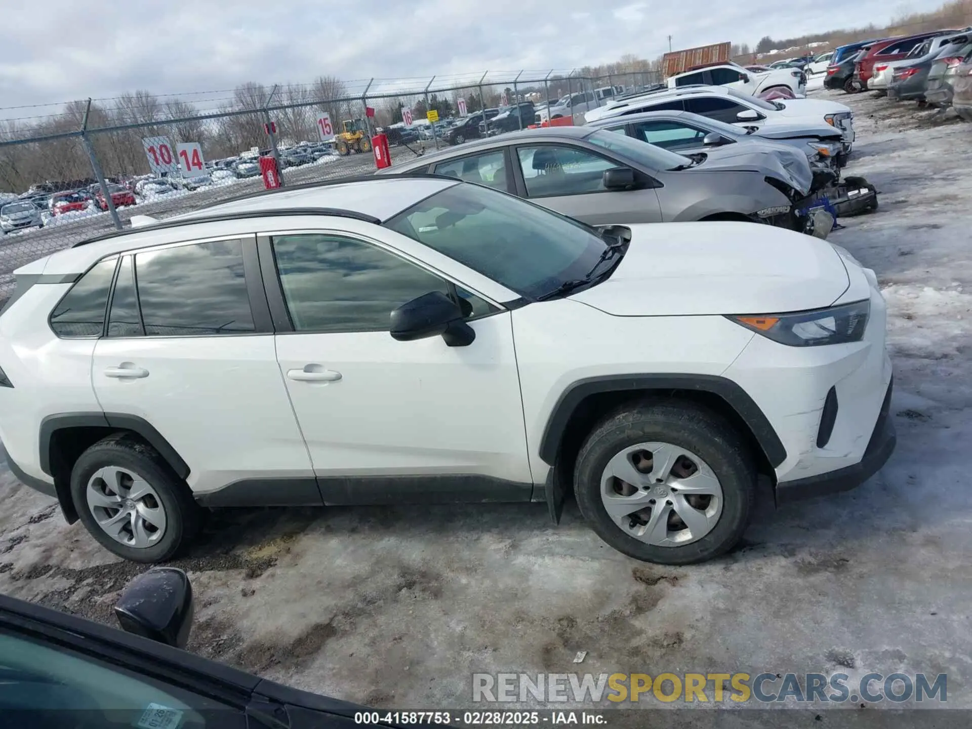 14 Фотография поврежденного автомобиля JTMF1RFV3KD035917 TOYOTA RAV4 2019