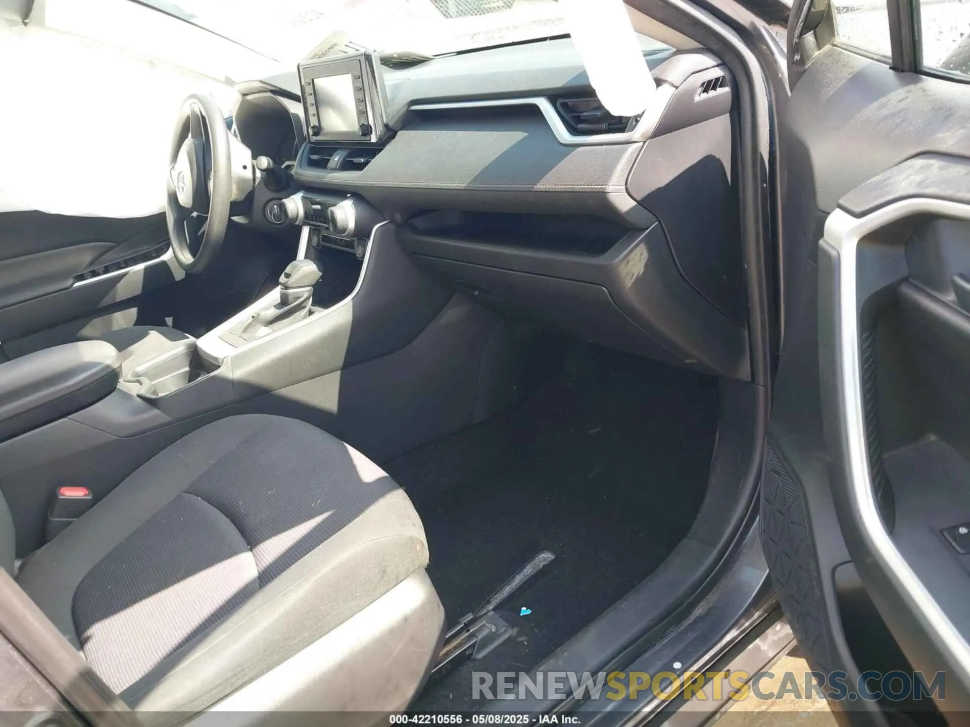 5 Фотография поврежденного автомобиля JTMF1RFV3KJ002983 TOYOTA RAV4 2019