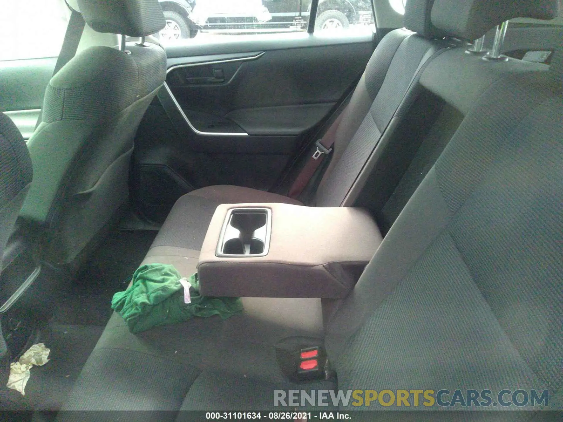 8 Фотография поврежденного автомобиля JTMF1RFV5KJ018070 TOYOTA RAV4 2019