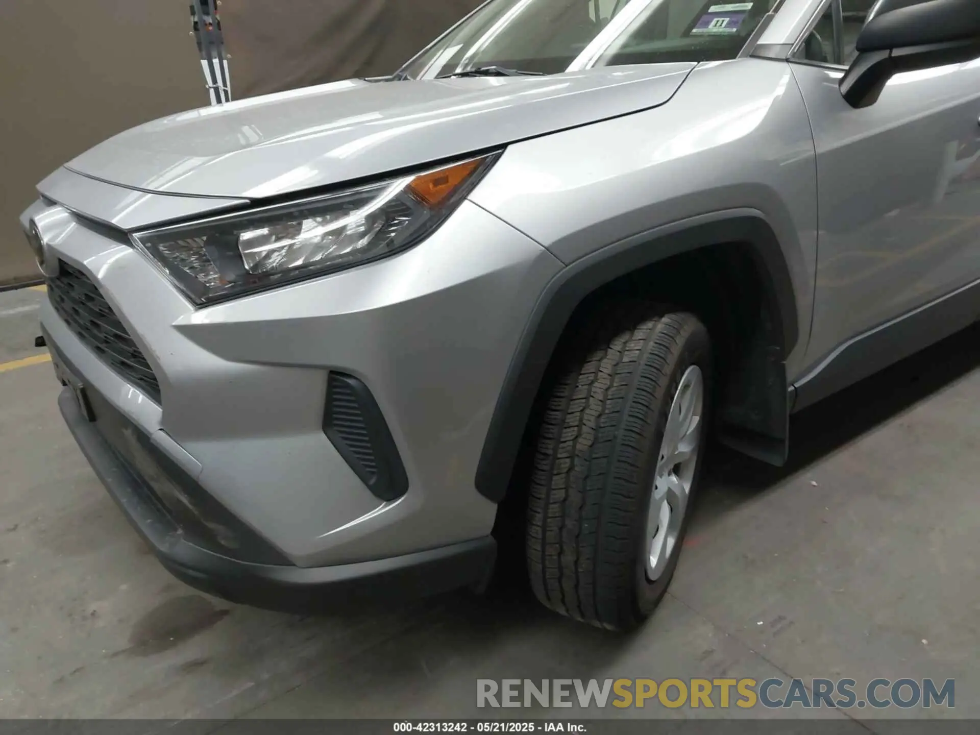 6 Photograph of a damaged car JTMF1RFV7KD043650 TOYOTA RAV4 2019