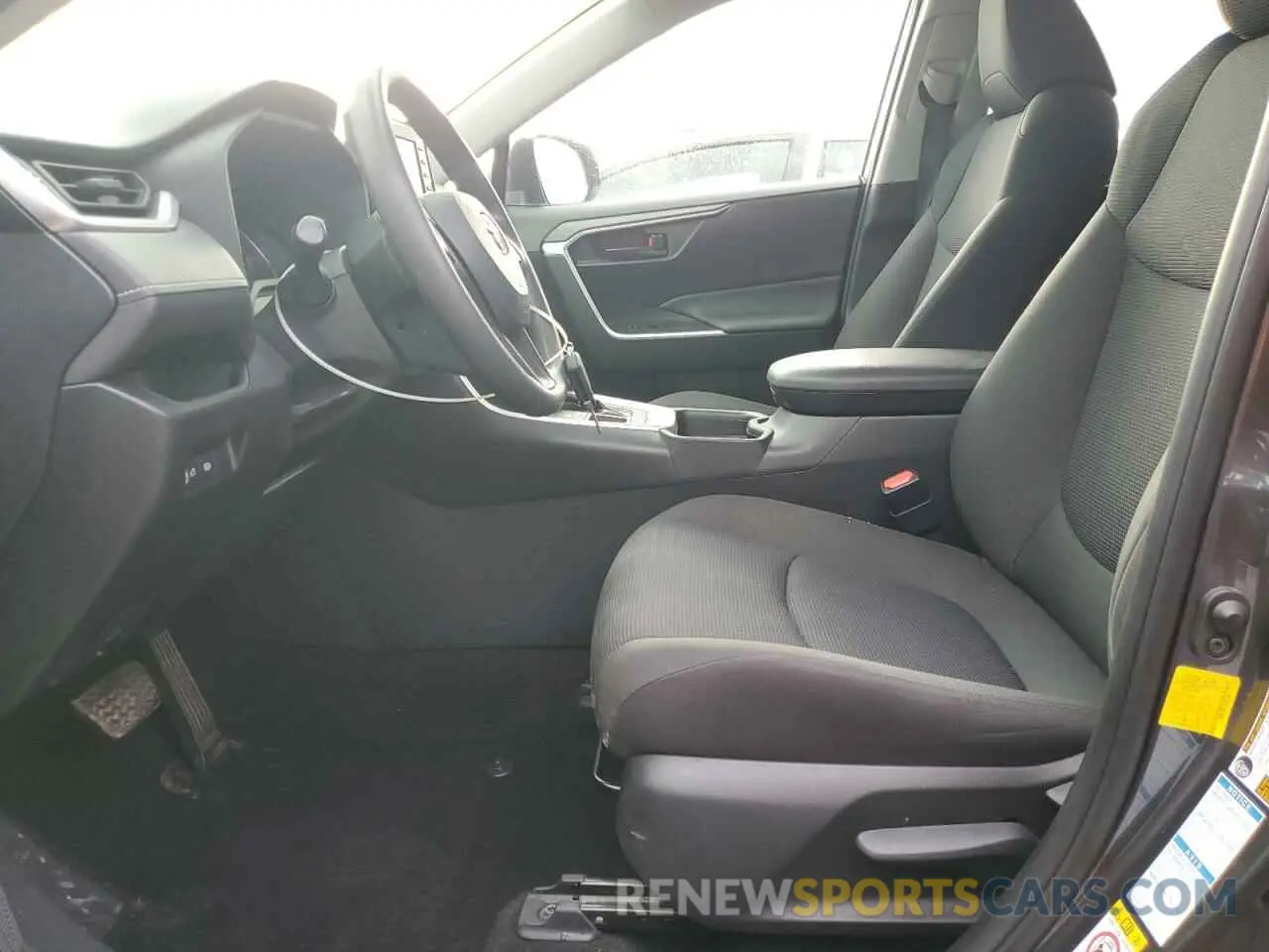 7 Фотография поврежденного автомобиля JTMF1RFV7KD501140 TOYOTA RAV4 2019