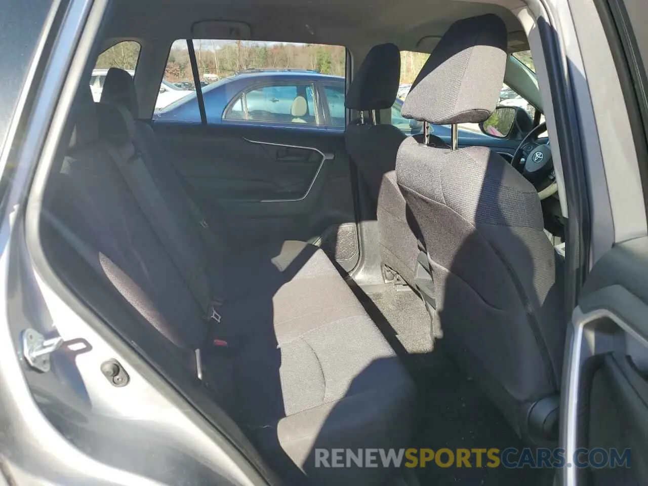11 Photograph of a damaged car JTMF1RFV8KD015937 TOYOTA RAV4 2019