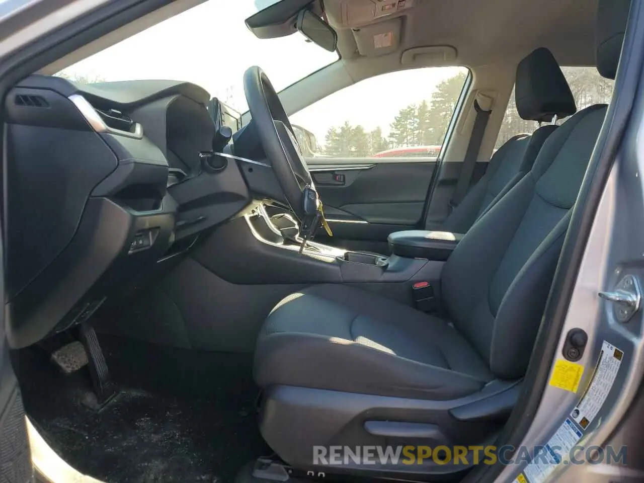 7 Photograph of a damaged car JTMF1RFV8KD015937 TOYOTA RAV4 2019