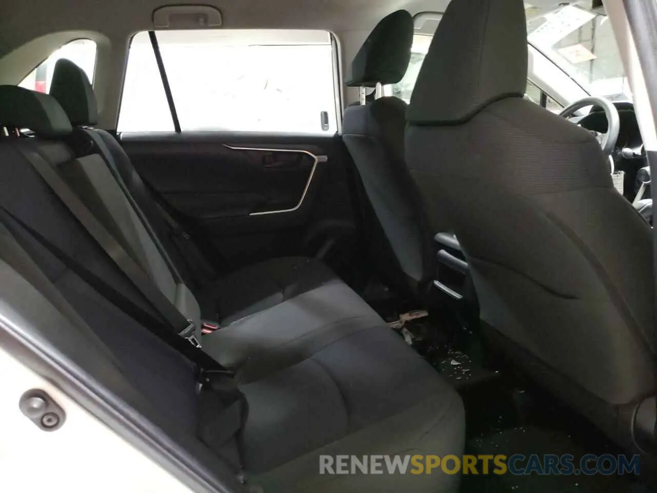 10 Photograph of a damaged car JTMF1RFV8KJ005183 TOYOTA RAV4 2019