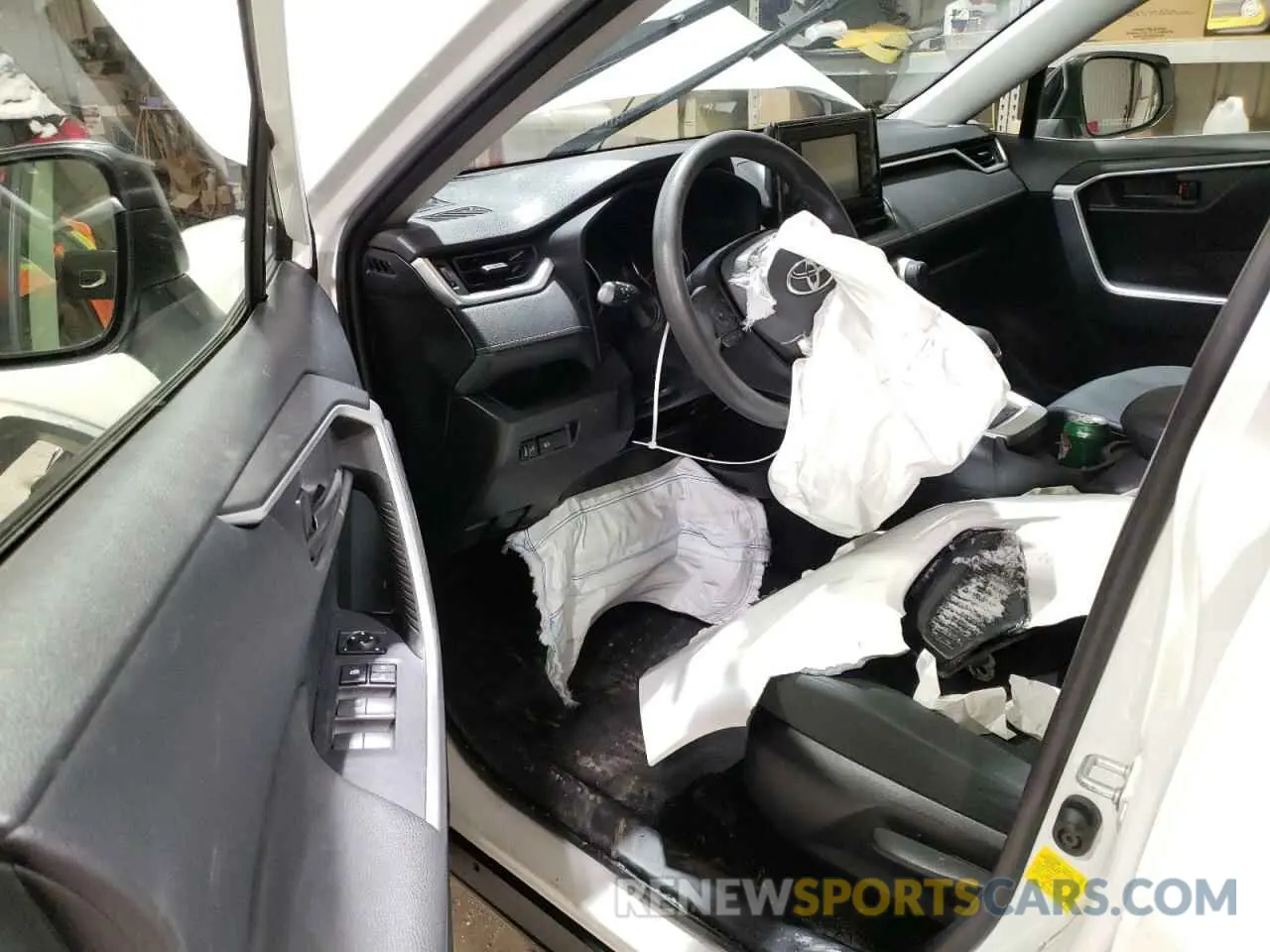 8 Photograph of a damaged car JTMF1RFV8KJ005183 TOYOTA RAV4 2019