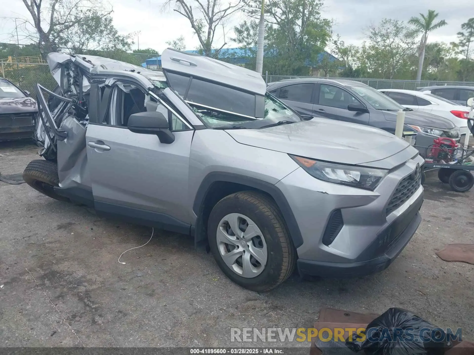 1 Фотография поврежденного автомобиля JTMF1RFV9KD012402 TOYOTA RAV4 2019