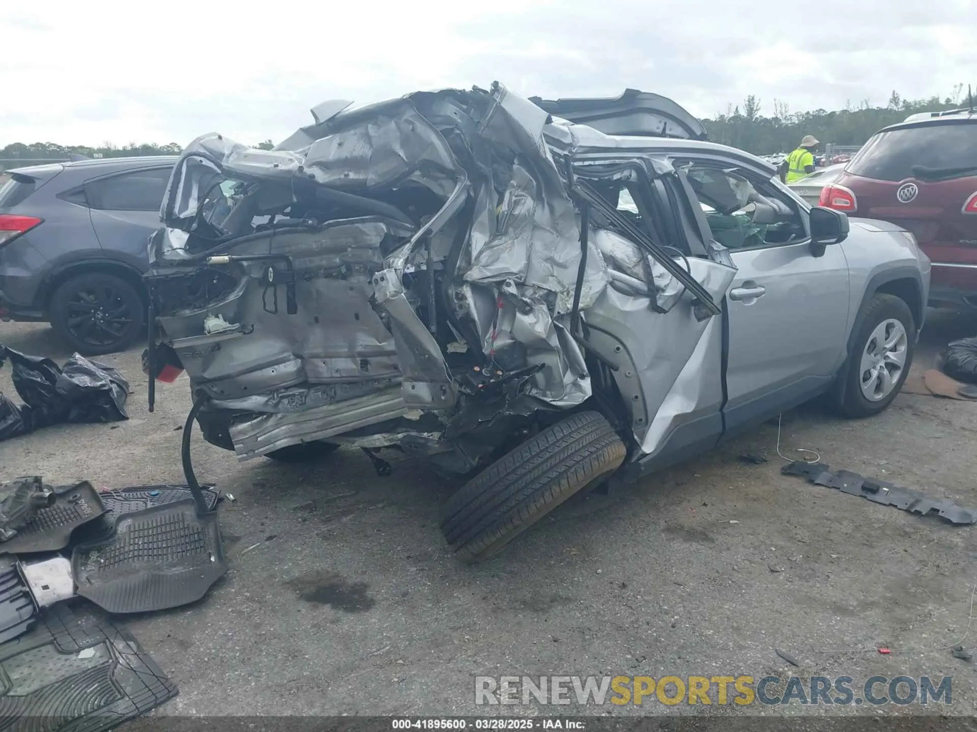 4 Фотография поврежденного автомобиля JTMF1RFV9KD012402 TOYOTA RAV4 2019