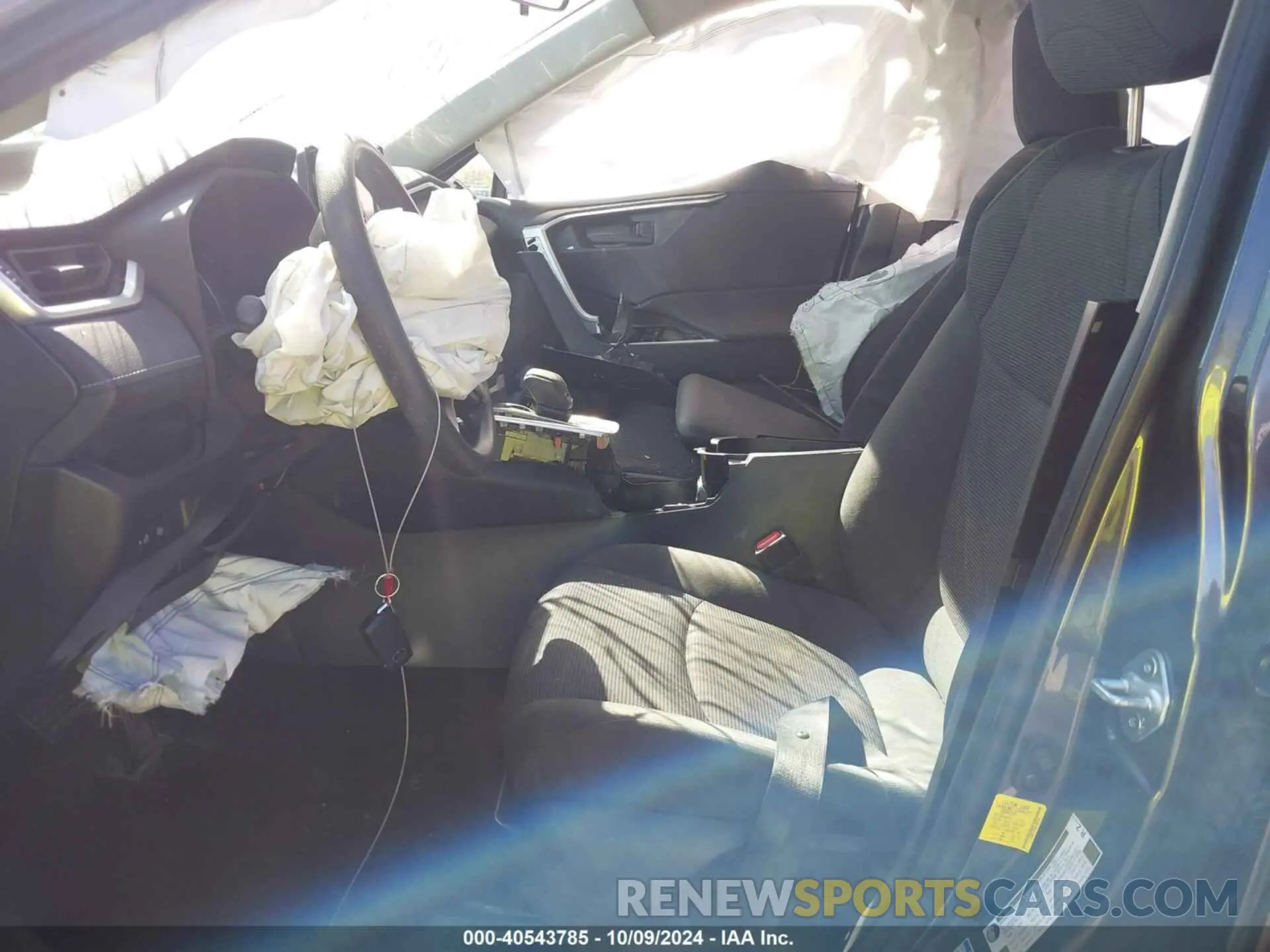 5 Photograph of a damaged car JTMF1RFV9KJ025538 TOYOTA RAV4 2019