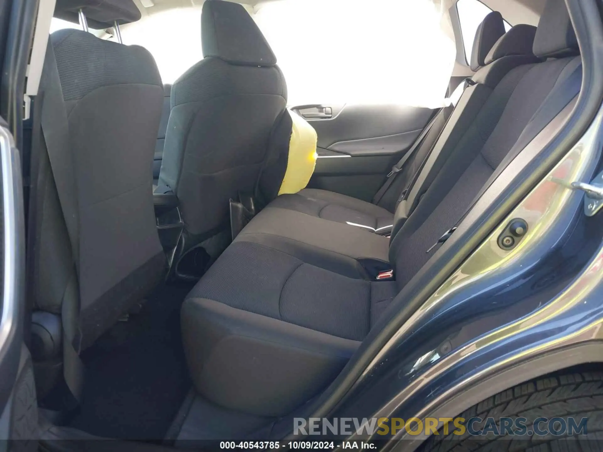 8 Photograph of a damaged car JTMF1RFV9KJ025538 TOYOTA RAV4 2019