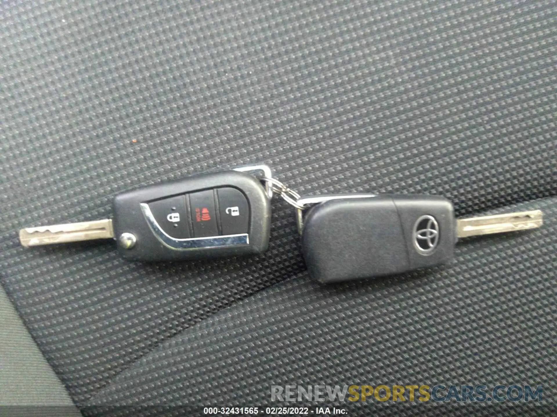 11 Photograph of a damaged car JTMF1RFVXKD029113 TOYOTA RAV4 2019