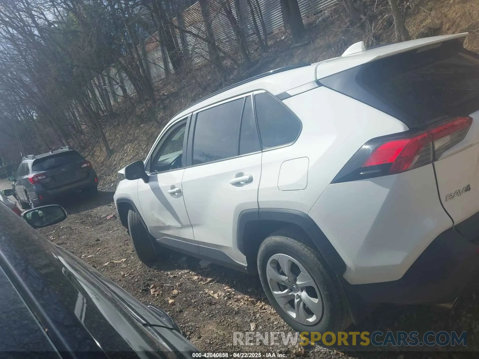 15 Фотография поврежденного автомобиля JTMG1RFV0KD043865 TOYOTA RAV4 2019