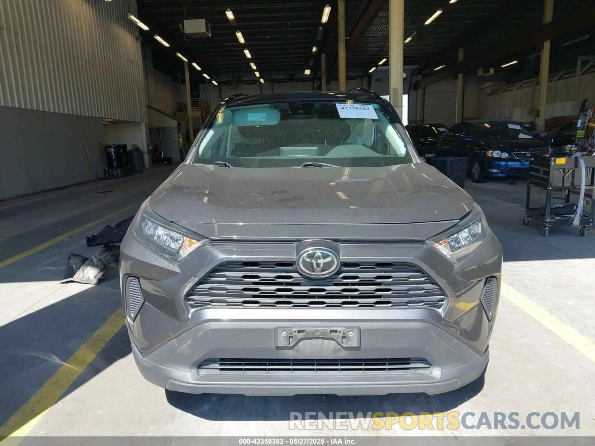 11 Photograph of a damaged car JTMG1RFV1KD030459 TOYOTA RAV4 2019