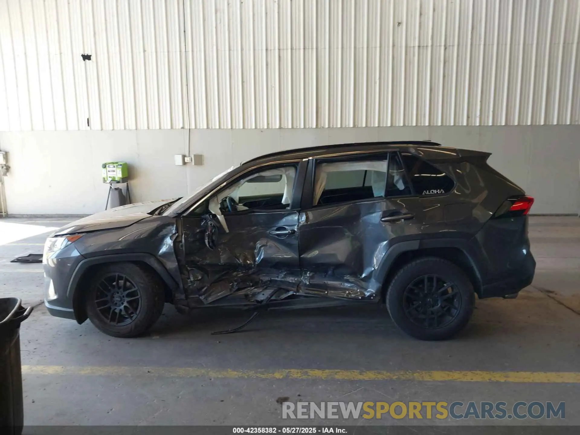 13 Photograph of a damaged car JTMG1RFV1KD030459 TOYOTA RAV4 2019