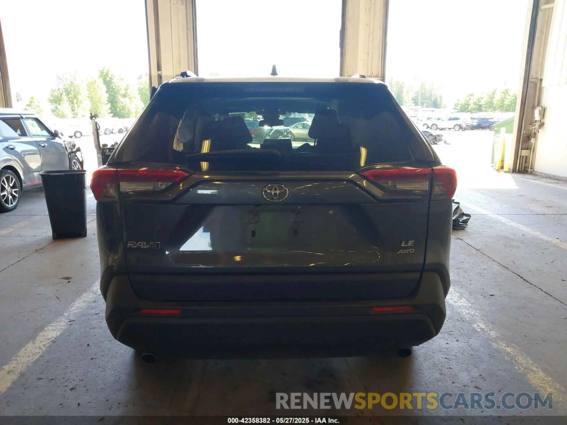 15 Photograph of a damaged car JTMG1RFV1KD030459 TOYOTA RAV4 2019