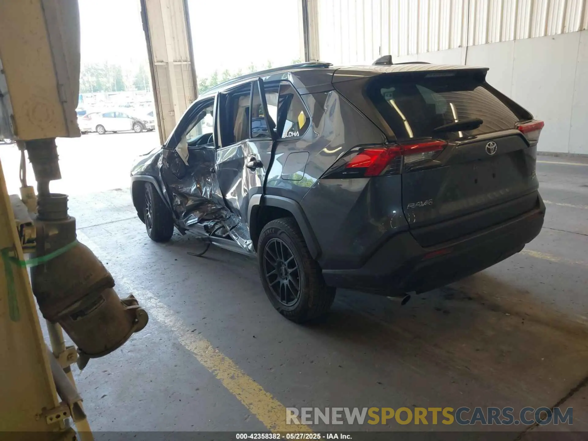 3 Photograph of a damaged car JTMG1RFV1KD030459 TOYOTA RAV4 2019