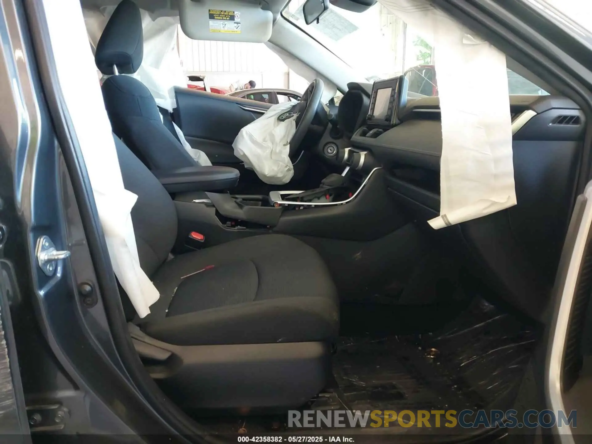 5 Photograph of a damaged car JTMG1RFV1KD030459 TOYOTA RAV4 2019