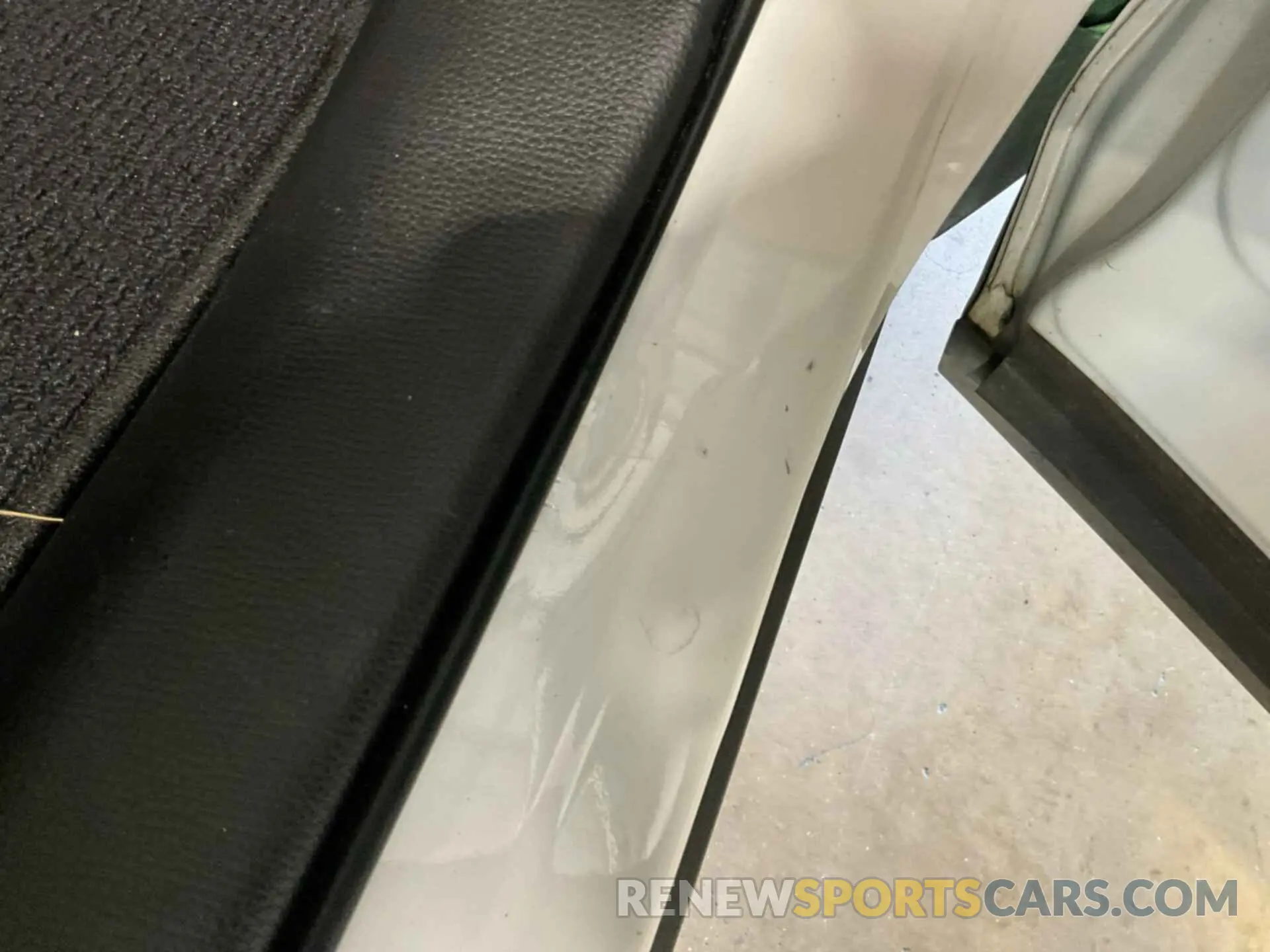 10 Photograph of a damaged car JTMG1RFV1KD033166 TOYOTA RAV4 2019