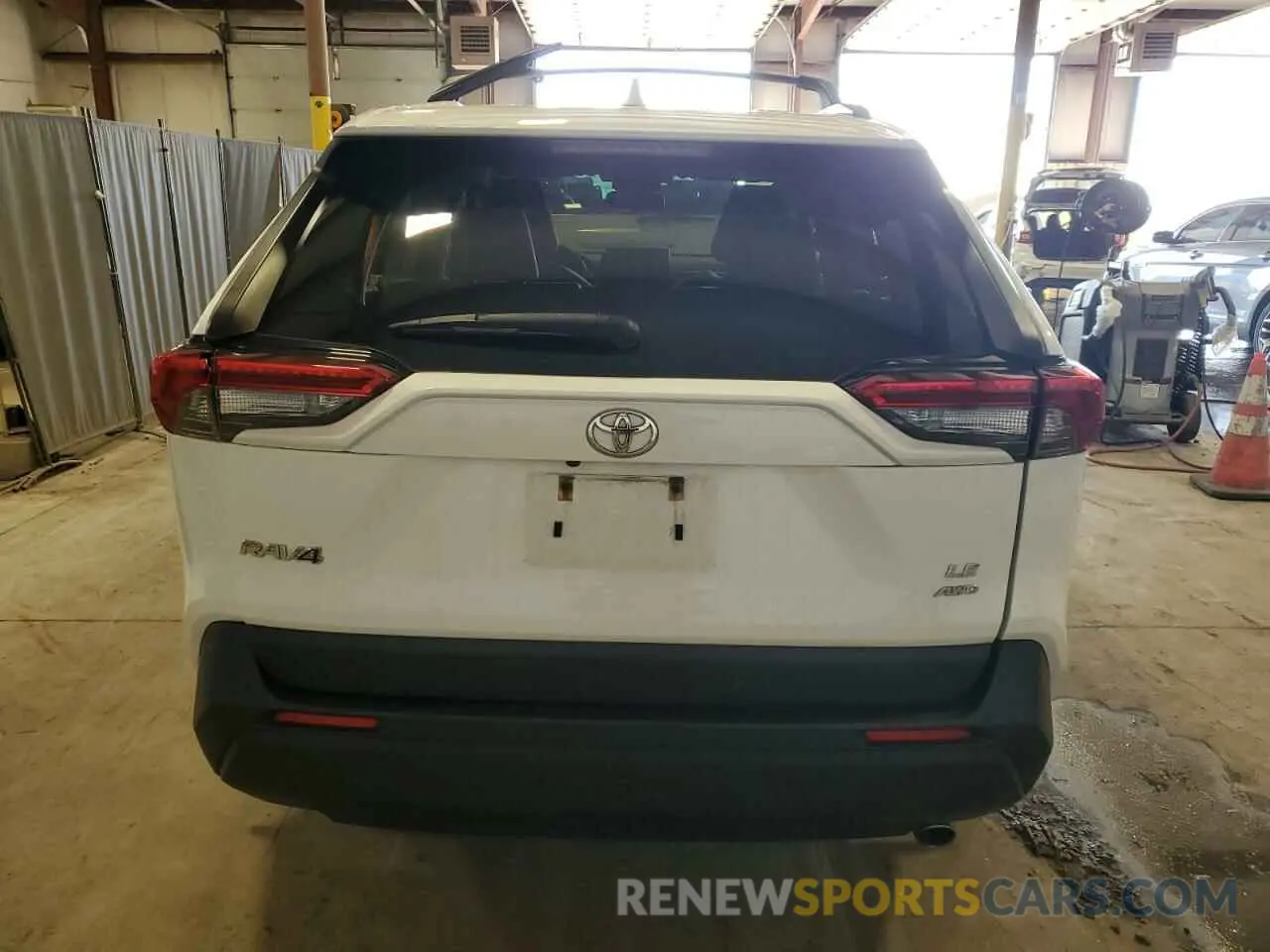 6 Photograph of a damaged car JTMG1RFV1KJ010987 TOYOTA RAV4 2019
