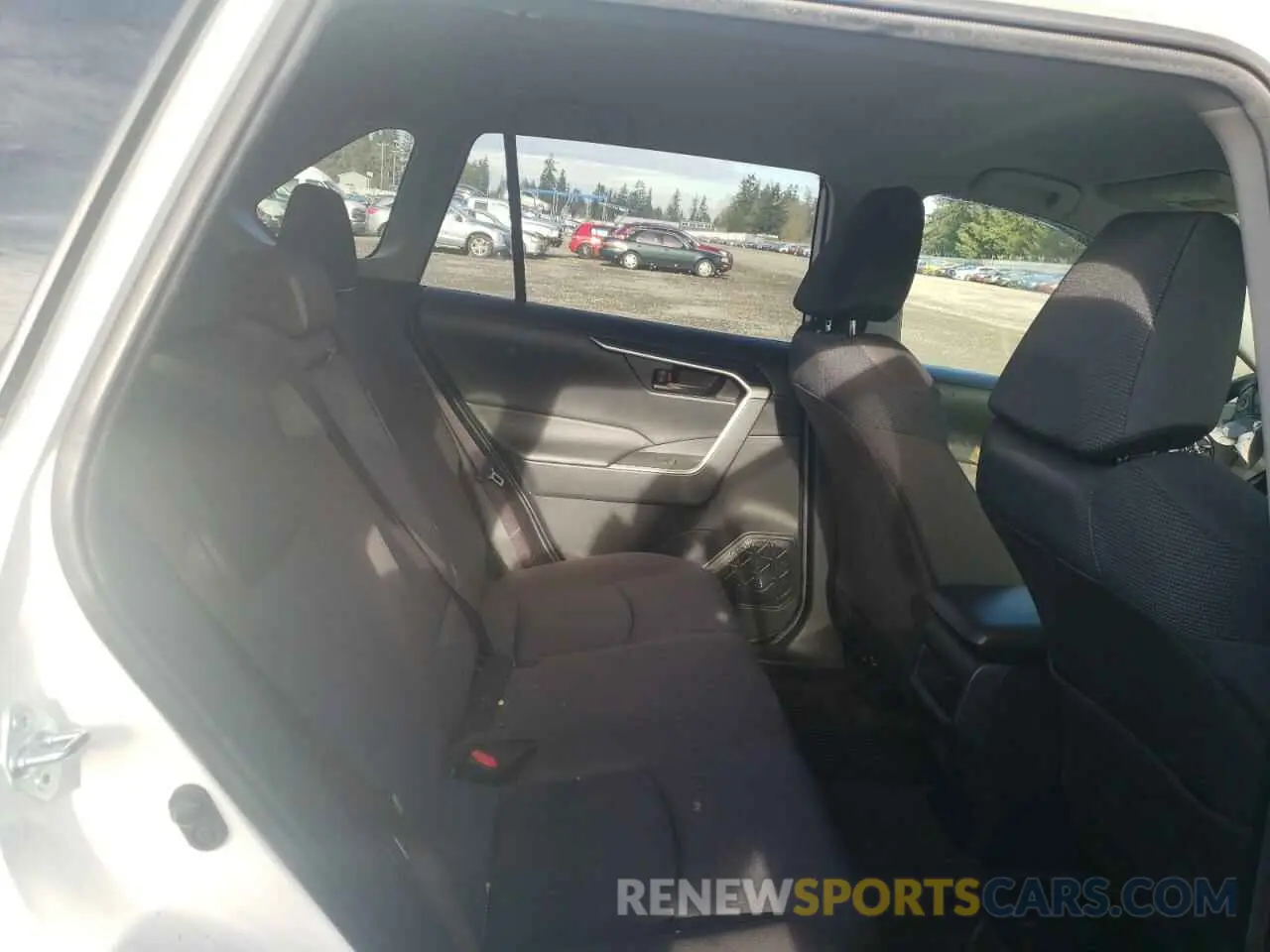 11 Photograph of a damaged car JTMG1RFV2KD019213 TOYOTA RAV4 2019