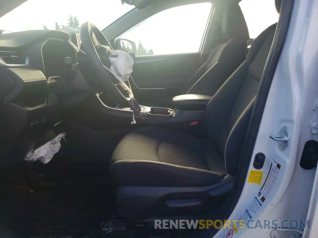 7 Photograph of a damaged car JTMG1RFV2KD019213 TOYOTA RAV4 2019