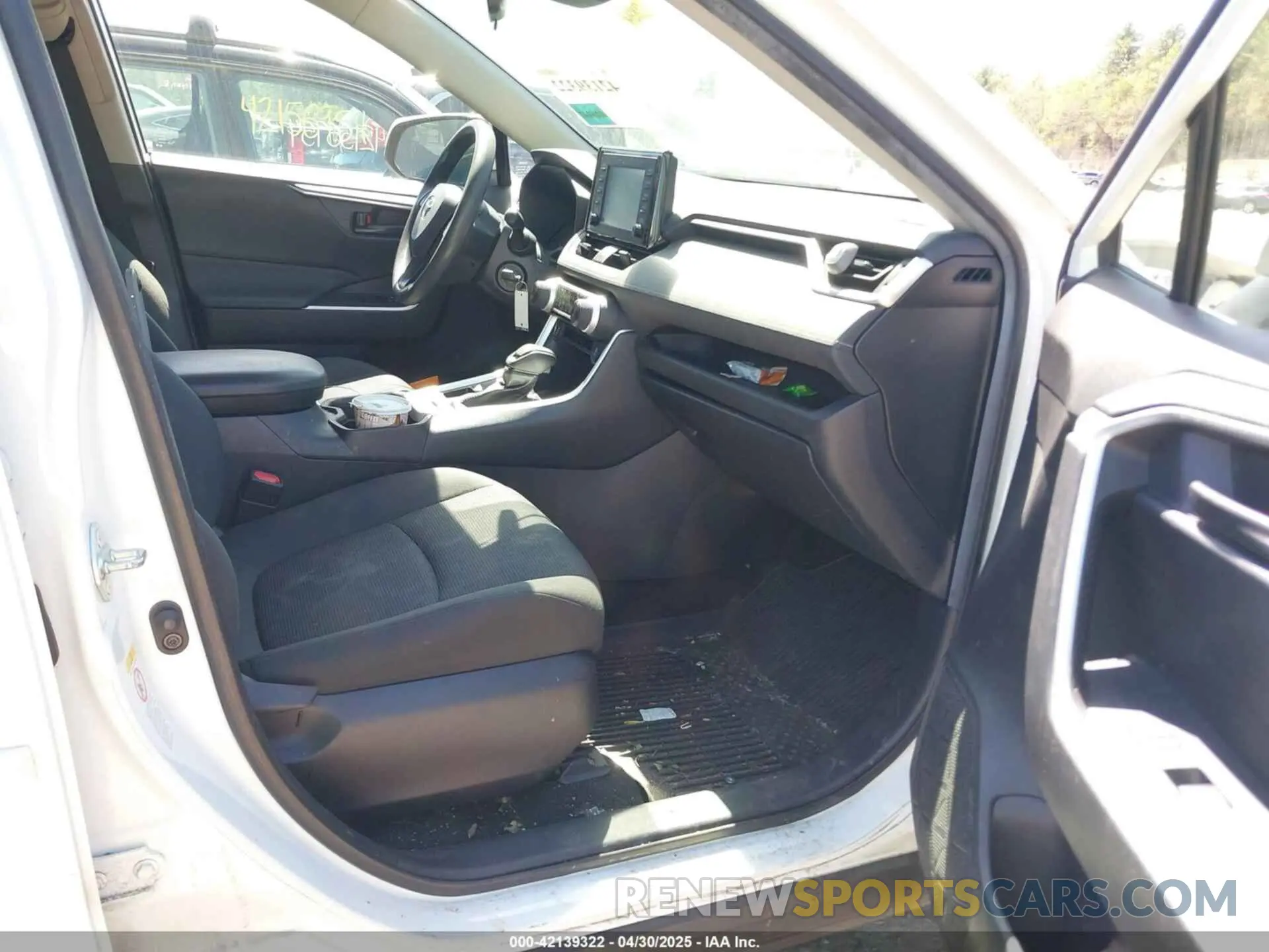 5 Фотография поврежденного автомобиля JTMG1RFV3KD007040 TOYOTA RAV4 2019