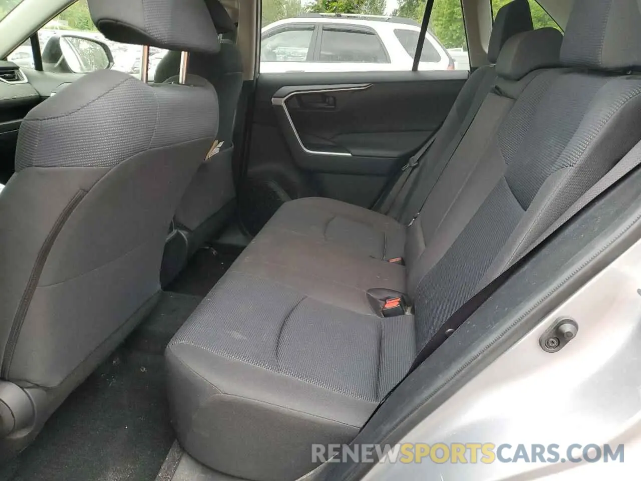 11 Фотография поврежденного автомобиля JTMG1RFV4KD004180 TOYOTA RAV4 2019