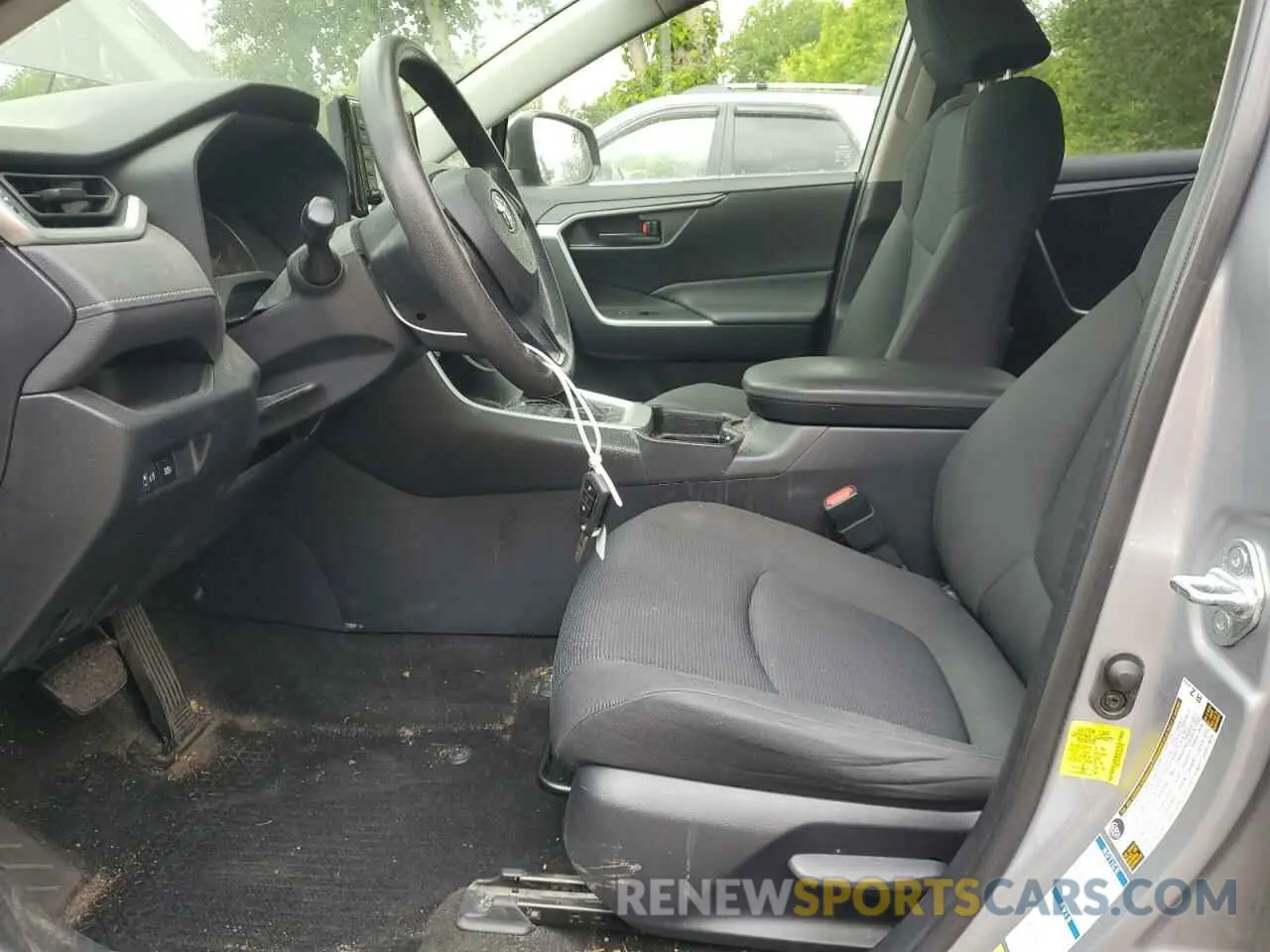 7 Фотография поврежденного автомобиля JTMG1RFV4KD004180 TOYOTA RAV4 2019