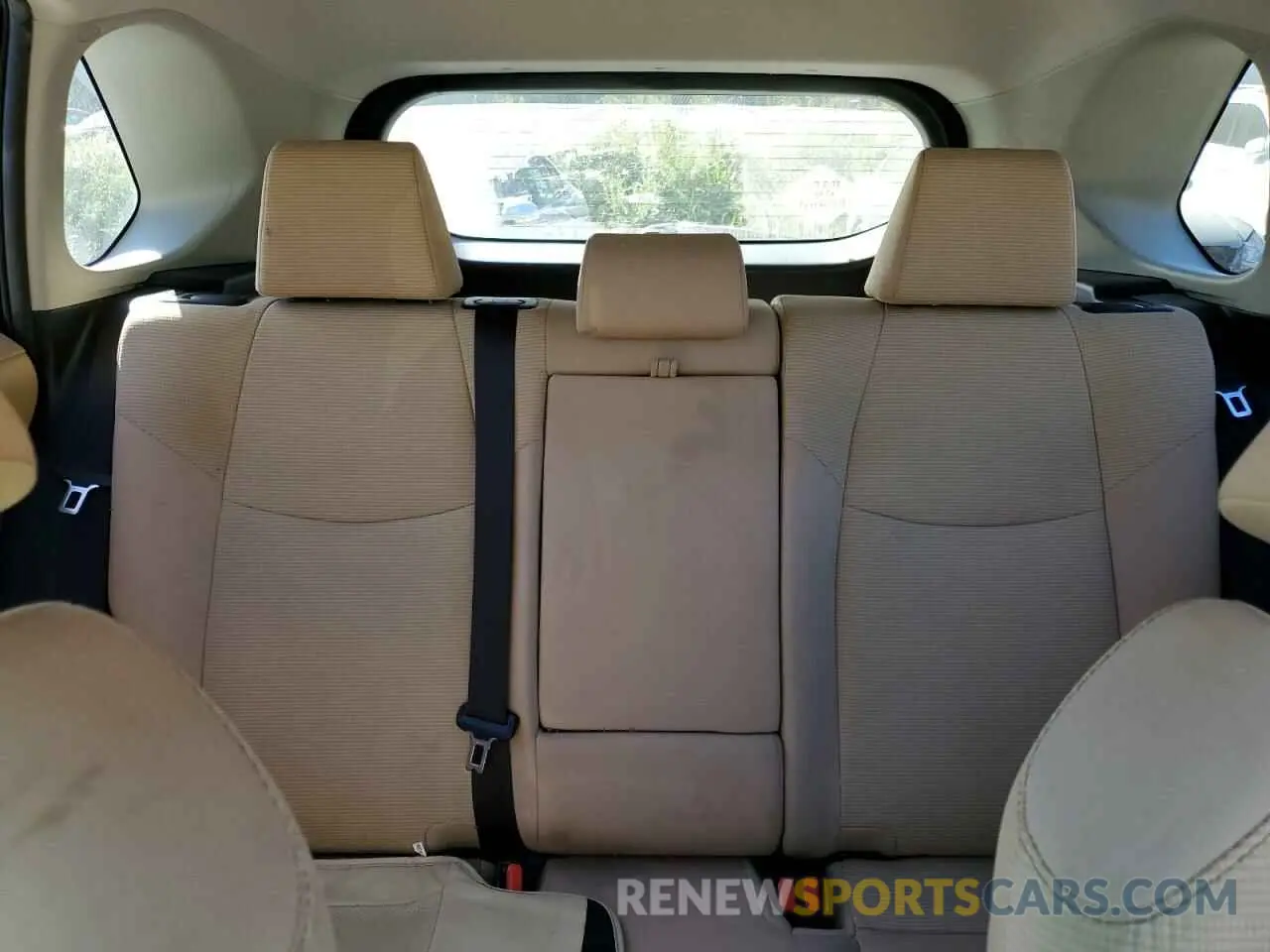 10 Photograph of a damaged car JTMG1RFV5KJ007302 TOYOTA RAV4 2019