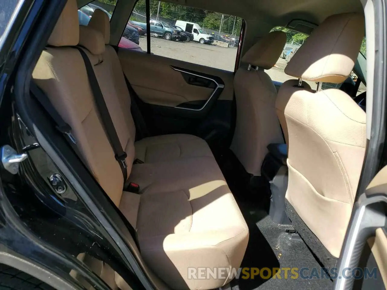 11 Photograph of a damaged car JTMG1RFV5KJ007302 TOYOTA RAV4 2019