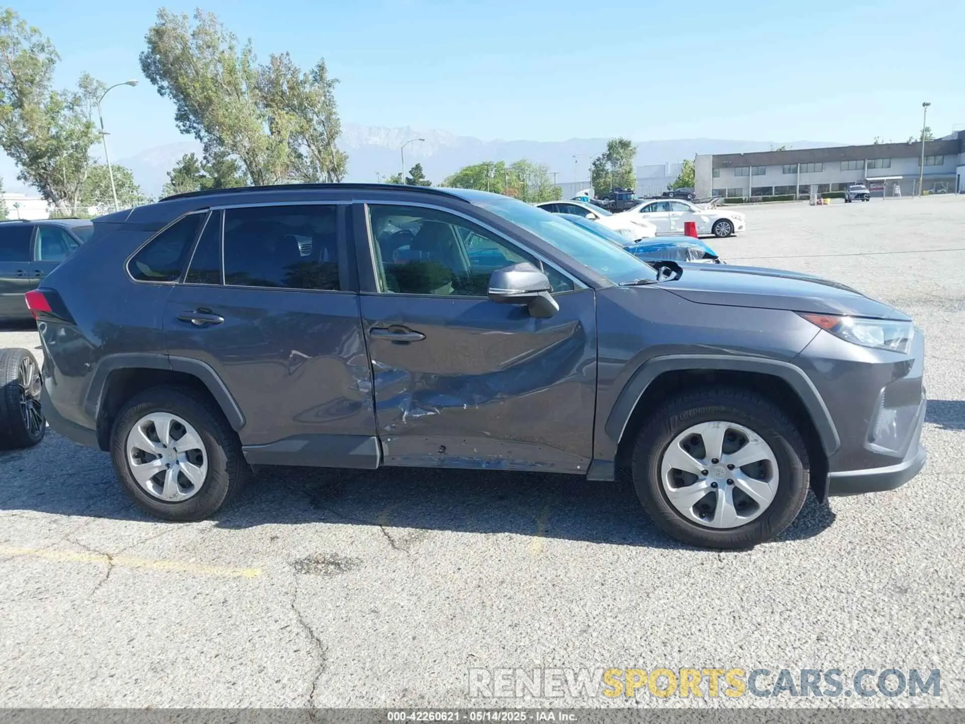 13 Фотография поврежденного автомобиля JTMG1RFV5KJ010605 TOYOTA RAV4 2019