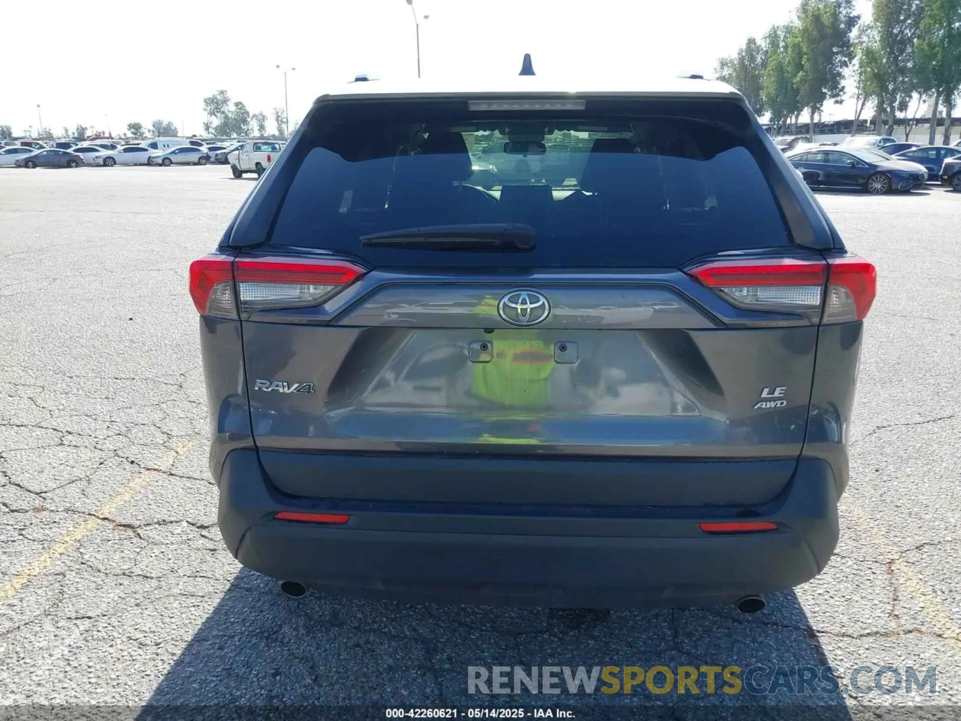 16 Фотография поврежденного автомобиля JTMG1RFV5KJ010605 TOYOTA RAV4 2019