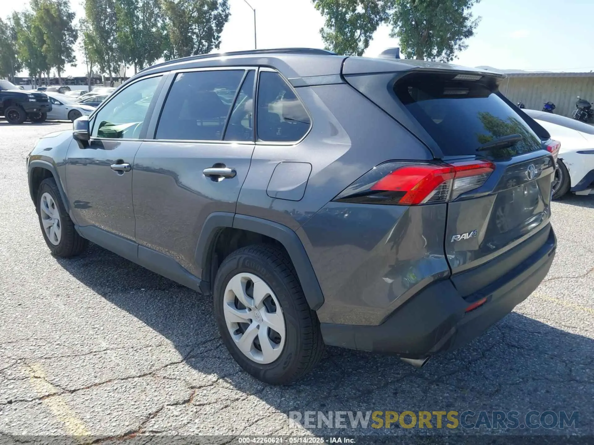 3 Фотография поврежденного автомобиля JTMG1RFV5KJ010605 TOYOTA RAV4 2019