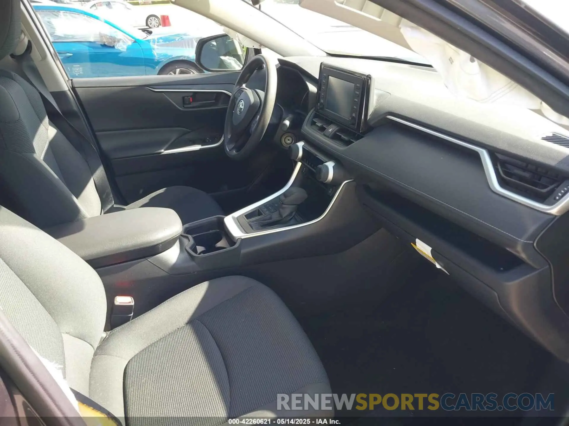 5 Фотография поврежденного автомобиля JTMG1RFV5KJ010605 TOYOTA RAV4 2019