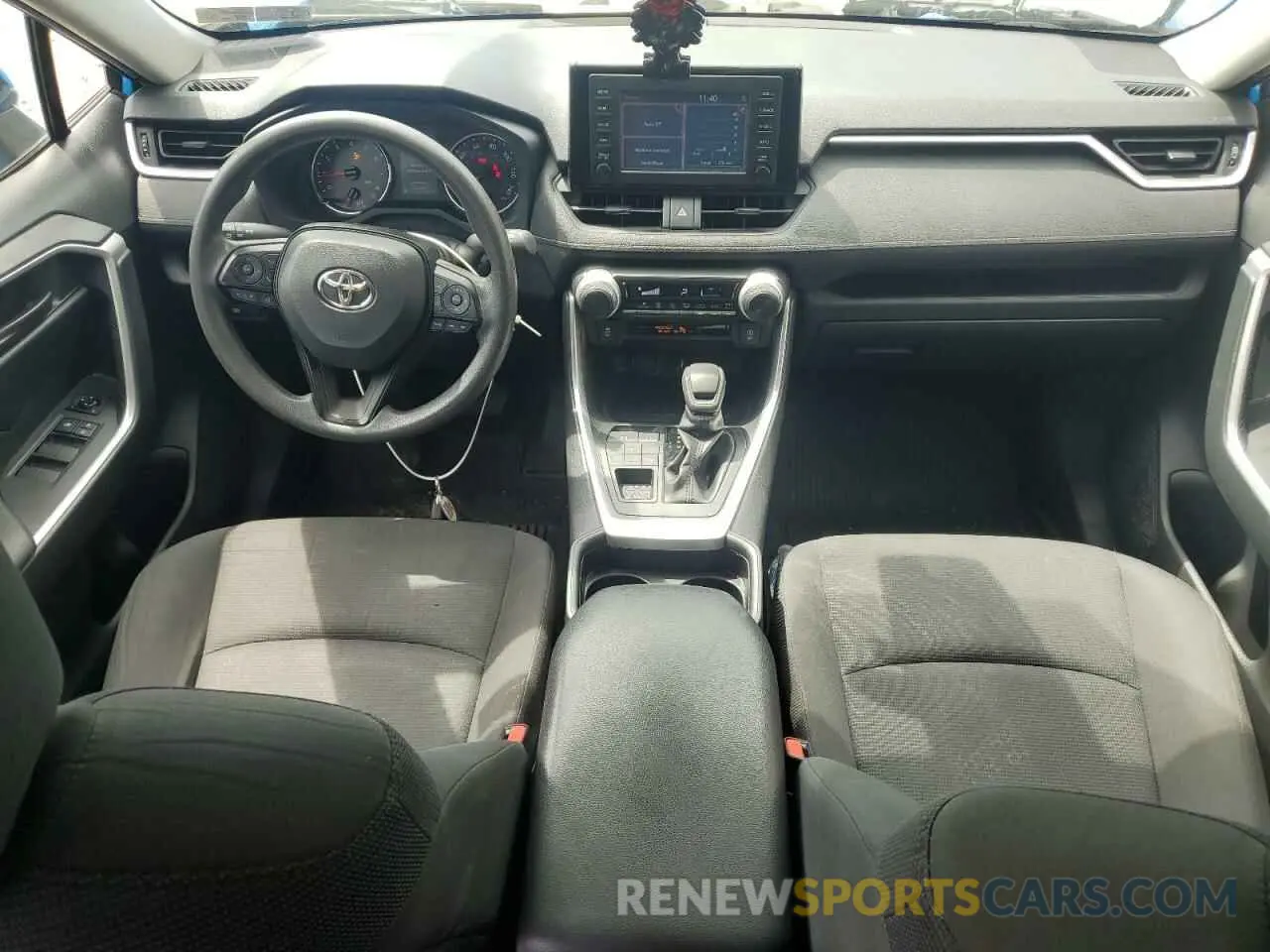 8 Фотография поврежденного автомобиля JTMG1RFV7KD006621 TOYOTA RAV4 2019