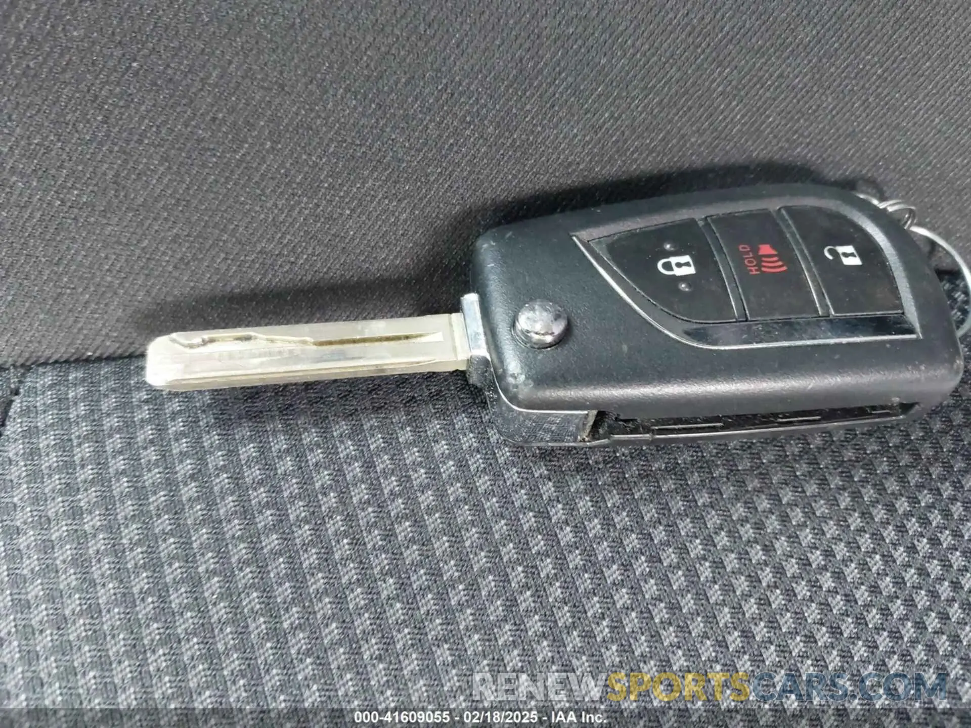 11 Фотография поврежденного автомобиля JTMG1RFV7KD017764 TOYOTA RAV4 2019