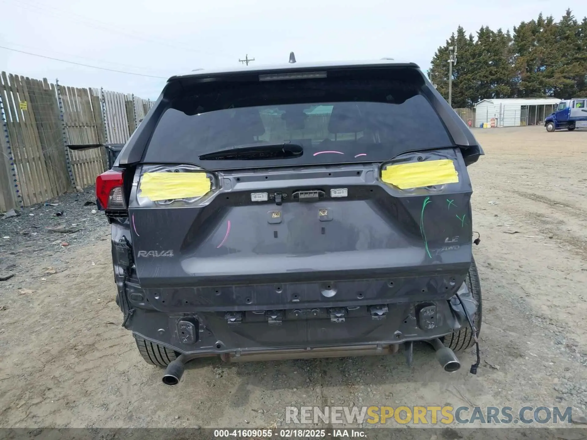 17 Фотография поврежденного автомобиля JTMG1RFV7KD017764 TOYOTA RAV4 2019