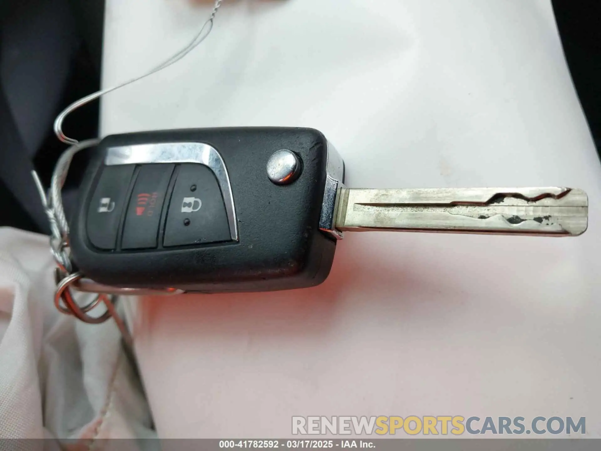 11 Photograph of a damaged car JTMG1RFV7KJ002148 TOYOTA RAV4 2019