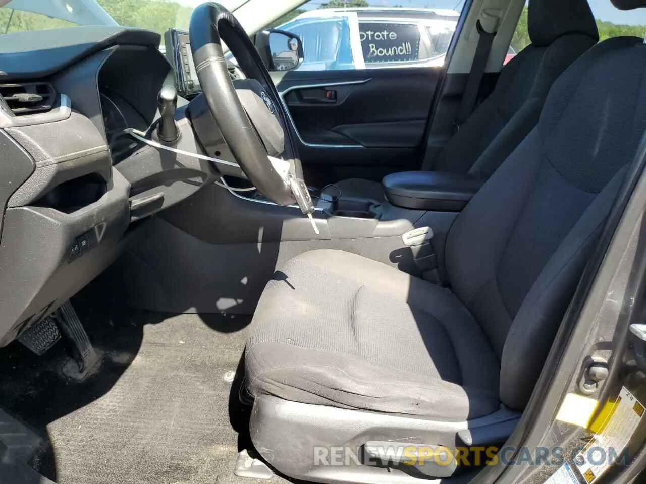 7 Фотография поврежденного автомобиля JTMG1RFV7KJ008225 TOYOTA RAV4 2019