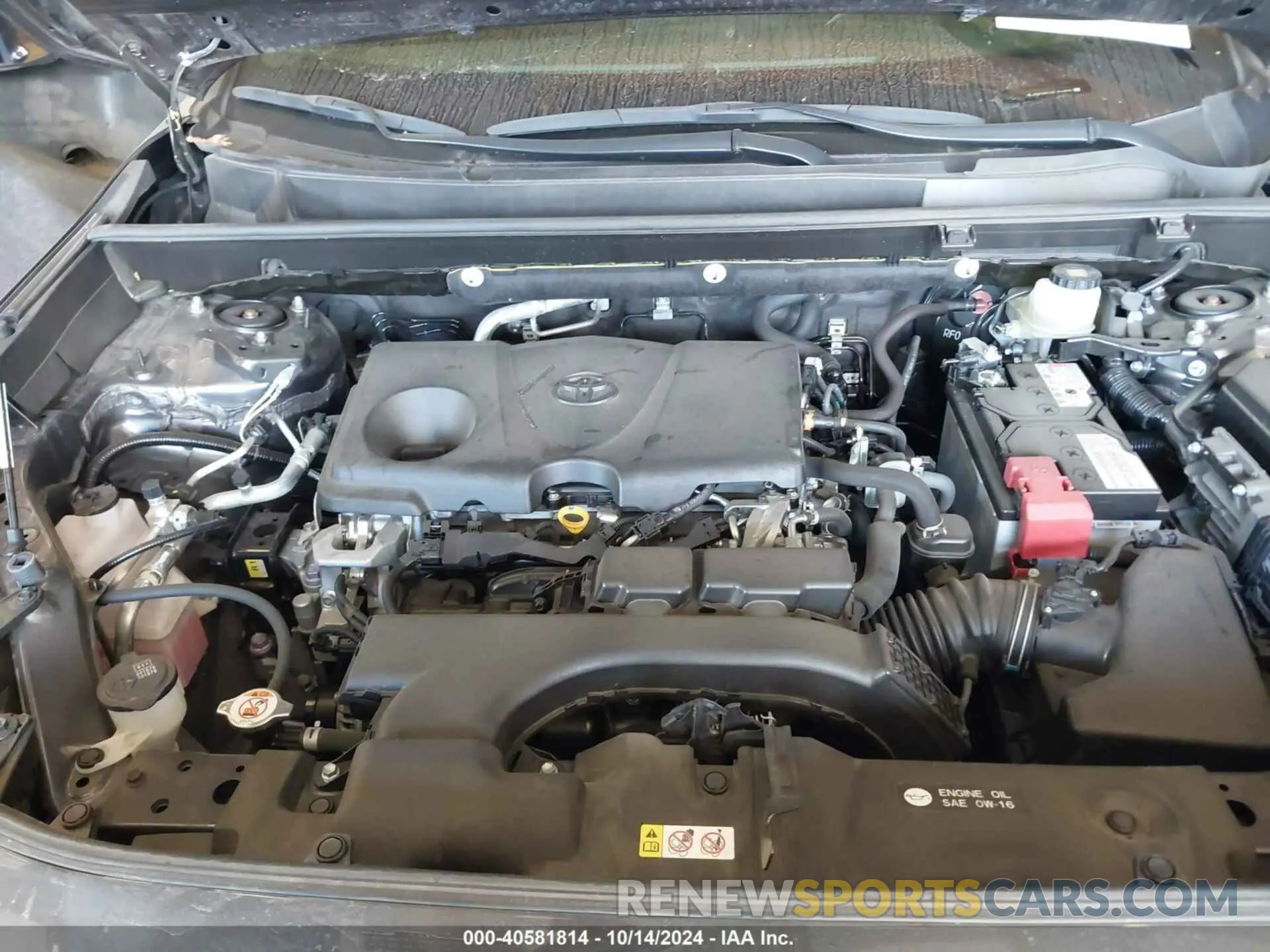 10 Photograph of a damaged car JTMG1RFV7KJ019032 TOYOTA RAV4 2019