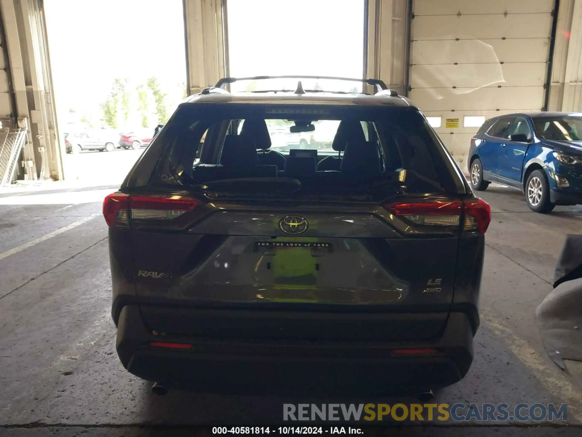 15 Photograph of a damaged car JTMG1RFV7KJ019032 TOYOTA RAV4 2019