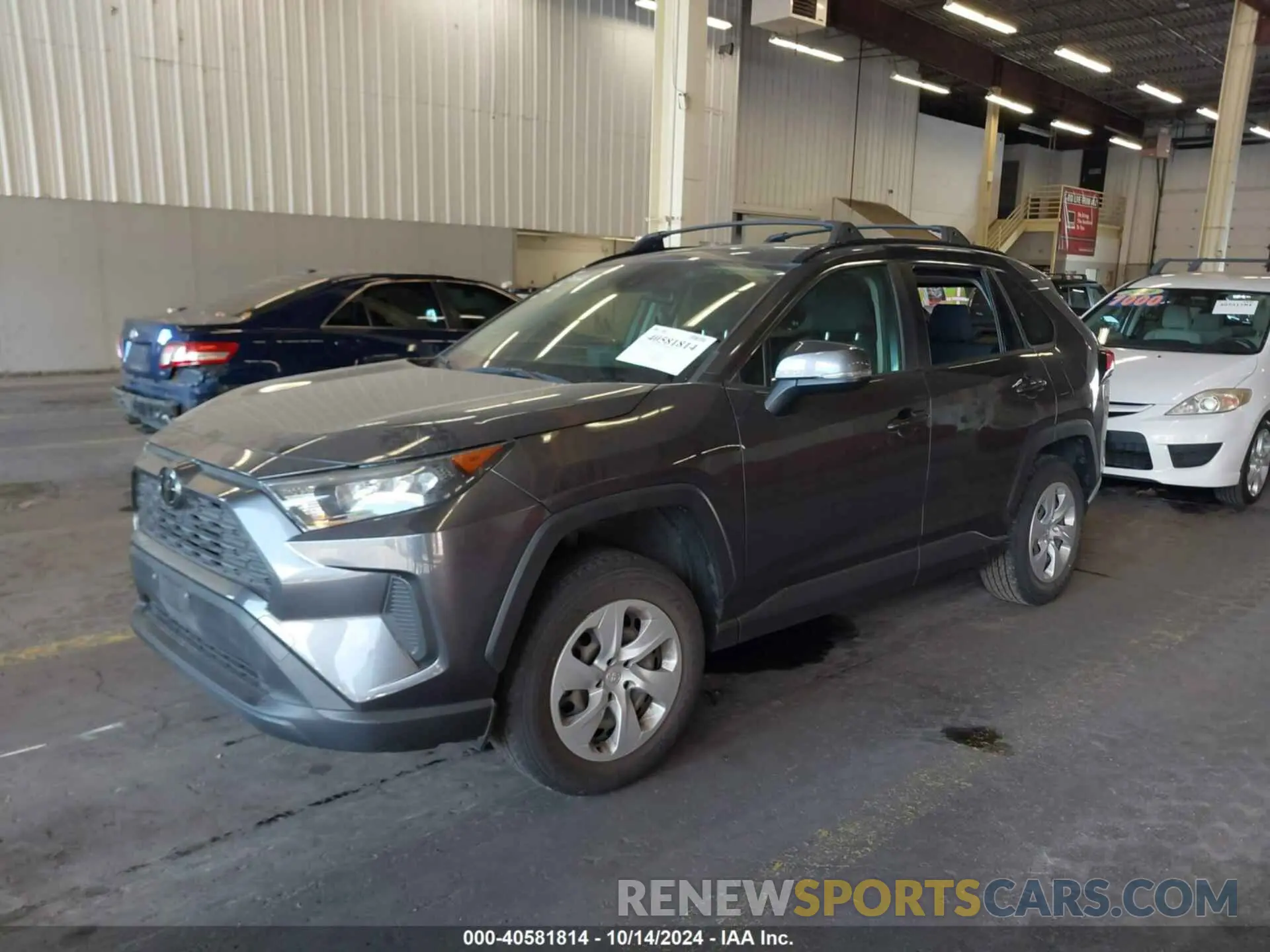 2 Photograph of a damaged car JTMG1RFV7KJ019032 TOYOTA RAV4 2019